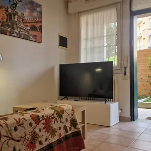 Apartament Fiorilli House - Fair District - Gratis Private Parking Bolonia