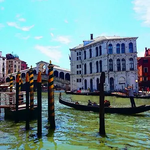residenza-grisostomo.hotelinveneto.com/